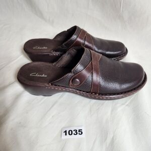 Clarks Womens Brown Leather 10M Slip-On Clogs Mules Shoes